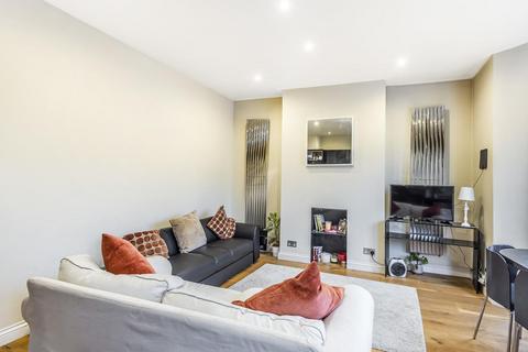 2 bedroom flat for sale, Harbut Road, Battersea