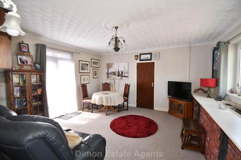 2 bedroom flat for sale, Royal Oak Court, Brockhurst Road, Gosport