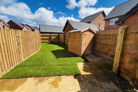 2 bedroom semi-detached house to rent, Drake Gardens, Perrybrook, GL3