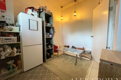 4 bedroom flat to rent, Augustus Street,