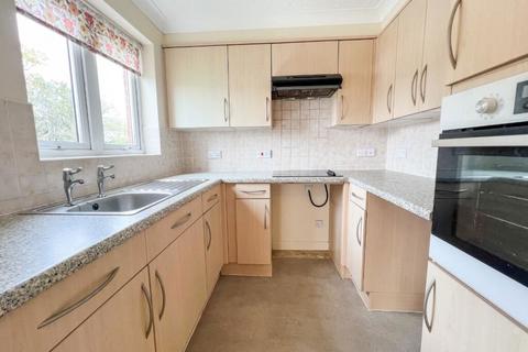 2 bedroom flat for sale, 15 Lugtrout Lane, Solihull, West Midlands, B91 2SL
