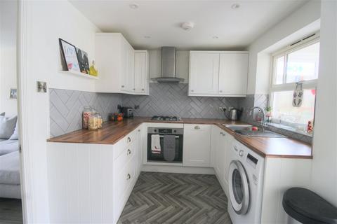2 bedroom end of terrace house for sale, Beechfield Close, Pevensey BN24
