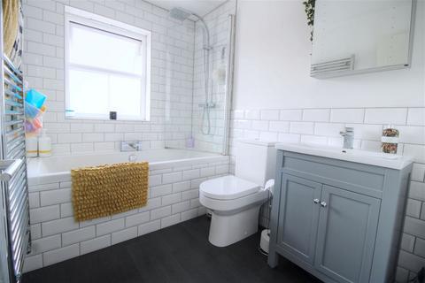 31 Beechfield Close, Stone Cross, Pevensey, BN24 5FH