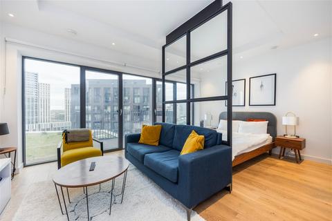 1 bedroom apartment for sale, London City Island, London, E14 0RQ