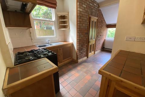 4 bedroom terraced house to rent, Leicester, Leicester LE2