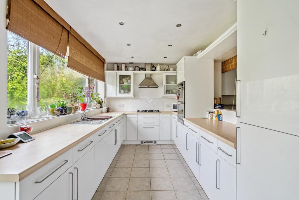 Beacon Way, Rickmansworth, WD3 4 bed detached house for sale £1,250,000