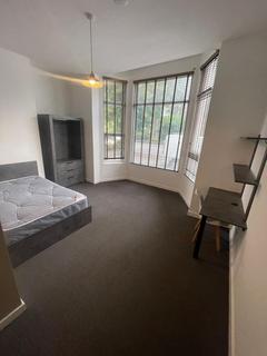 3 bedroom flat to rent, Leeds LS6