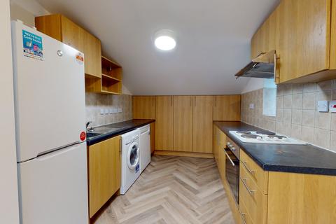 4 bedroom flat to rent, Leeds LS2