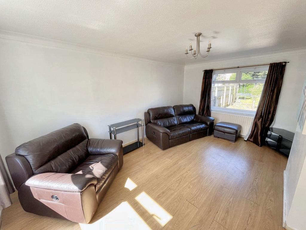 Langridge Crescent, Berwick Hills... 3 bed semidetached house for sale