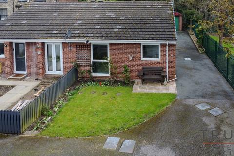 2 bedroom bungalow for sale, Valley Road, Liversedge