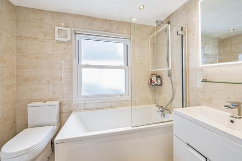 2 bedroom flat for sale, Arlesford Road, Clapham