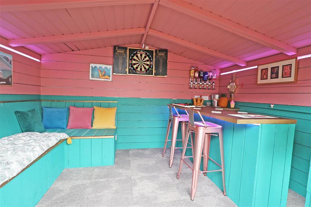 Summerhouse/ Bar