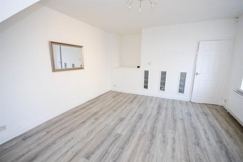 2 bedroom end of terrace house for sale, Chandos Street, Gateshead