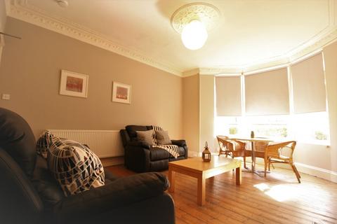 3 bedroom flat to rent, White Street, Glasgow G11