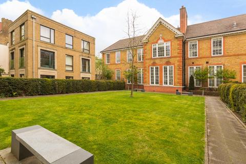 1 bedroom flat for sale, Augustas Lane, London, N1