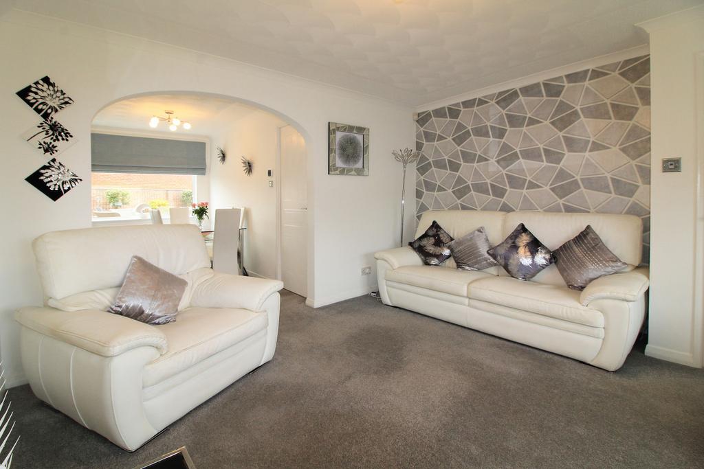 Cargill Drive, Prestwick, KA9 3 bed semidetached house for sale £200,000