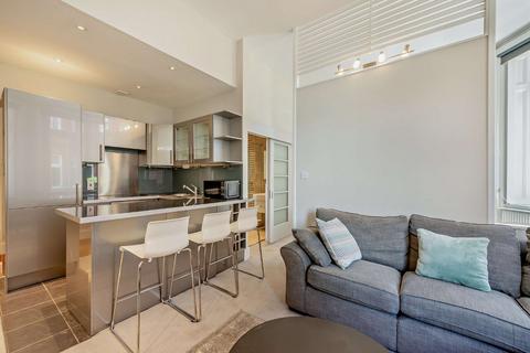 1 bedroom flat for sale, Pont Street, London