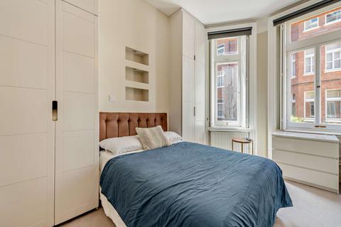 1 bedroom flat for sale, Pont Street, London