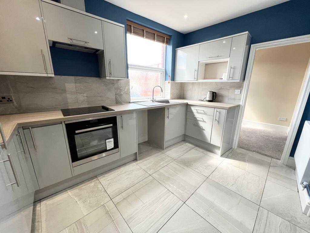 Lightburne Avenue, Lytham St. Annes... 1 bed flat £695 pcm (£160 pw)