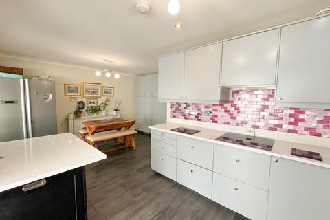 2 bedroom semi-detached bungalow for sale, Chiffinch Gardens, Gravesend, DA11