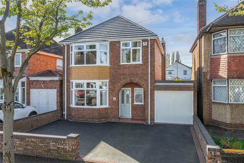 3 bedroom detached house for sale, Capstone Avenue, Oxley, Wolverhampton, West Midlands, WV10