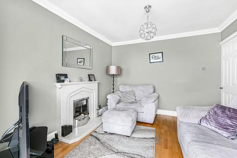 36 Brackendale, Potters Bar, EN6 2LU