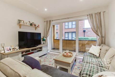 2 bedroom flat for sale, Cole Court, Southend-on-Sea, SS2