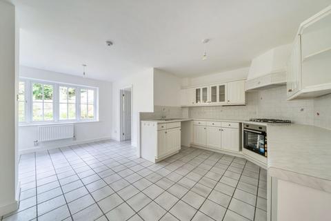 4 bedroom detached house to rent, Colden Common, Winchester SO21