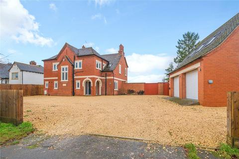 4 bedroom detached house to rent, East Street, Long Buckby, Northamptonshire, NN6