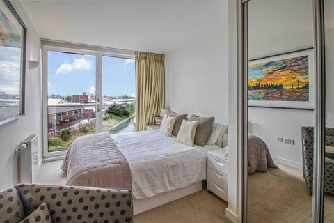 2 bedroom apartment for sale, Vantage Building, Station Approach, Hayes, UB3 4BQ