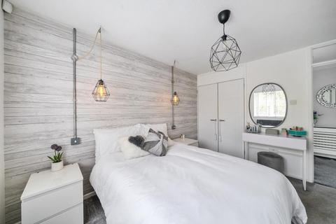 2 bedroom maisonette for sale, Bovingdon,  Hertfordshire,  HP3