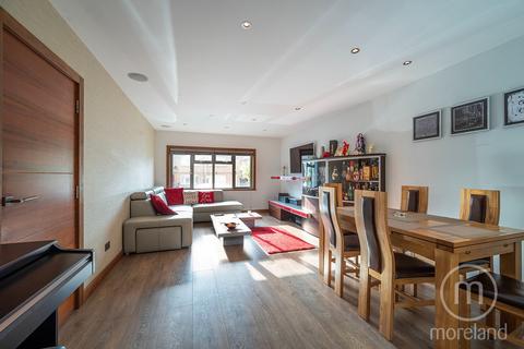 3 bedroom terraced house for sale, Cricklewood, London NW2