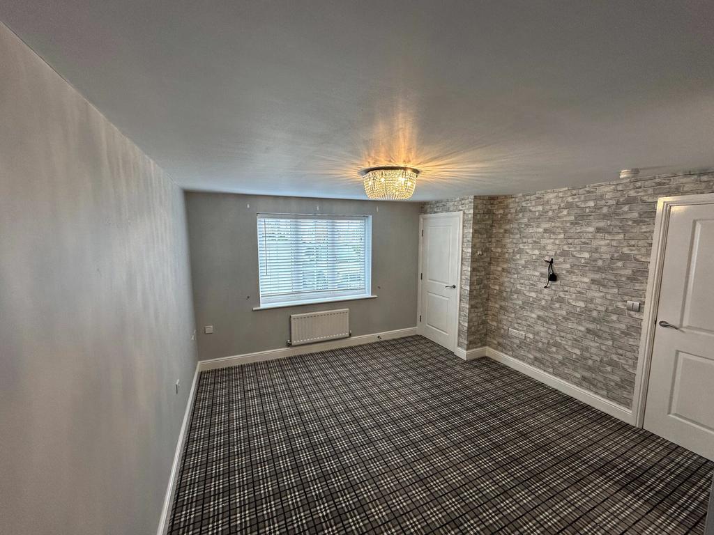 Sutton in Ashfield NG17 4 bed semidetached house to rent £1,095 pcm