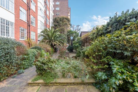 3 bedroom flat for sale, Warwick Gardens, London