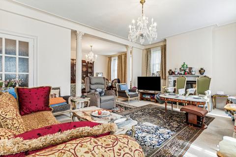 4 bedroom flat for sale, Campden Hill Gate, Duchess of Bedfords Walk, London