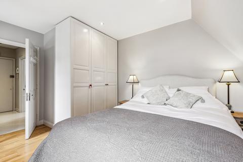 2 bedroom flat for sale, Kensington High Street, London