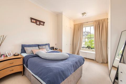2 bedroom flat for sale, Clifton Gardens, London