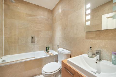 2 bedroom flat for sale, Clifton Gardens, London