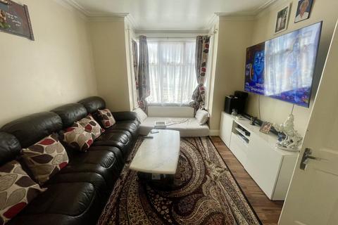 3 bedroom semi-detached house to rent, Marlow Road, Southall, Greater London, UB2