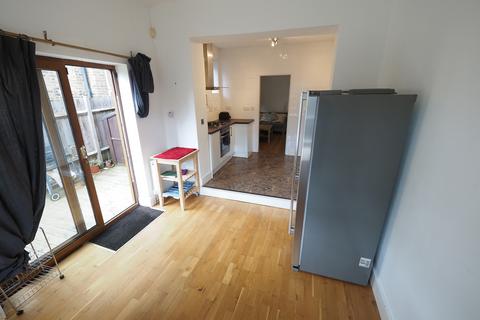 2 bedroom flat to rent, Mazenod Avenue, London NW6