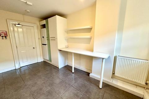 3 bedroom flat to rent, West Princes Street, Woodlands, Glasgow, G4