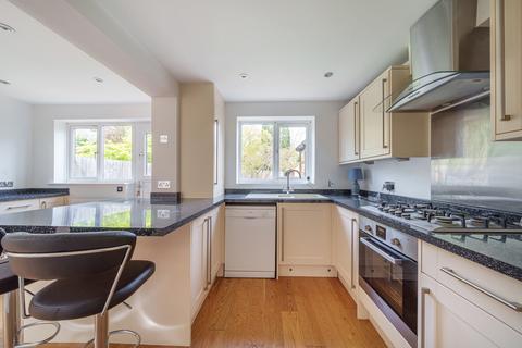 1a Byron Road, Addlestone, KT15 2SJ