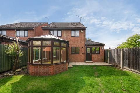 1a Byron Road, Addlestone, KT15 2SJ