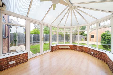 1a Byron Road, Addlestone, KT15 2SJ