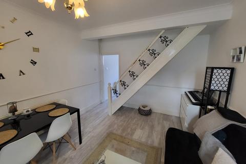23 Butlin Road, Luton, LU1 1LB
