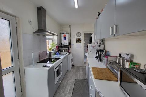 23 Butlin Road, Luton, LU1 1LB