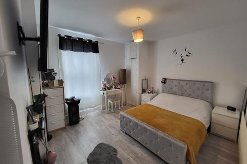 23 Butlin Road, Luton, LU1 1LB