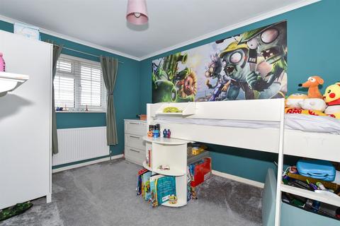 4 Bronte Close, Larkfield, Aylesford, ME20 6UT