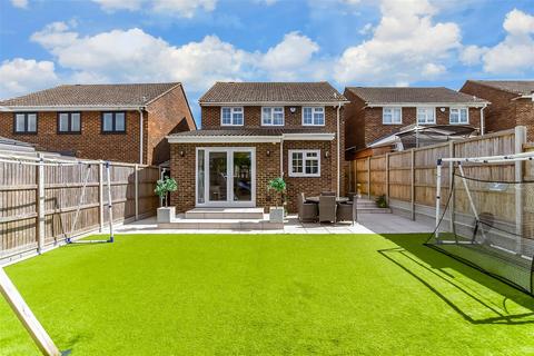 4 Bronte Close, Larkfield, Aylesford, ME20 6UT