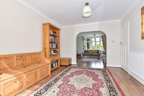4 bedroom semi-detached house for sale, Downs Road, Penenden Heath, Maidstone, Kent